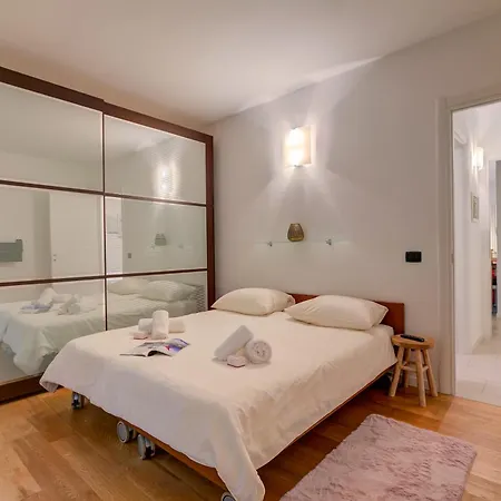 公寓 Lenni Swimming Pool And - Happy *