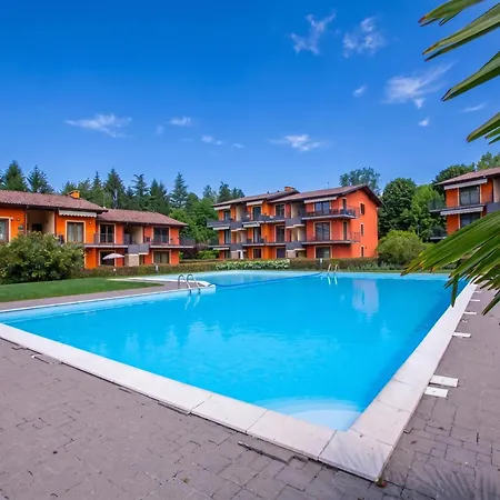 아파트 Lenni Swimming Pool And - Happy